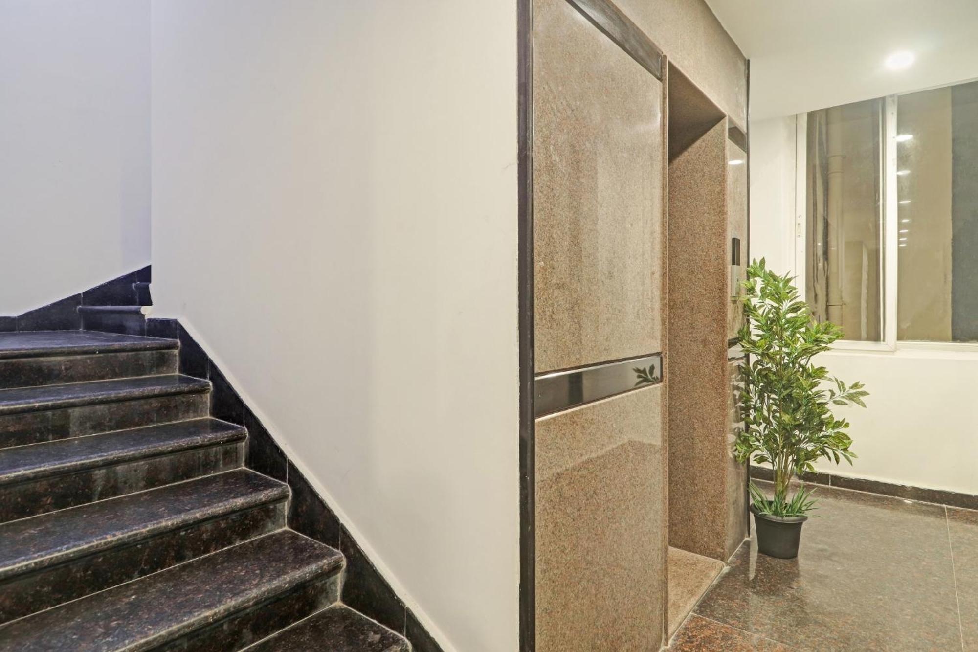 Super Townhouse Rcc Pride Ξενοδοχείο Χιντεραμπάντ Εξωτερικό φωτογραφία